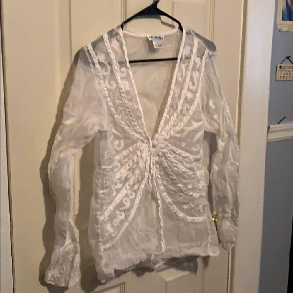 Embroidered coveret